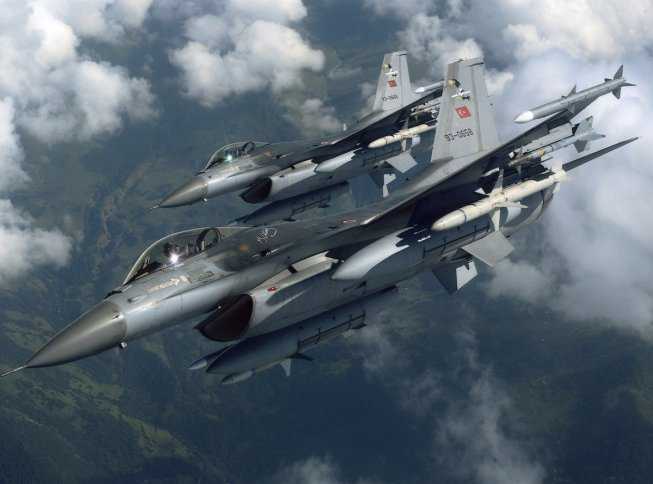 طائرات حربية تركية من طراز F16