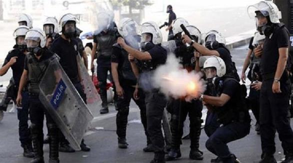 الشرطة التركية تستخدم الغازات المسيلة للدموع