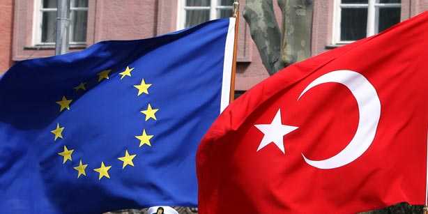 علم الاتحاد الاوروبي وتركيا
