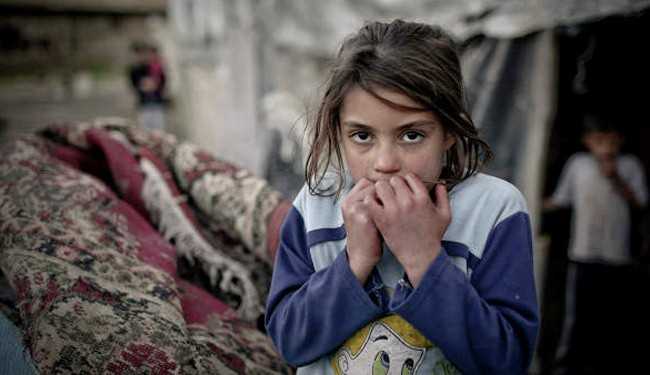 طفلة سورية لاجئة