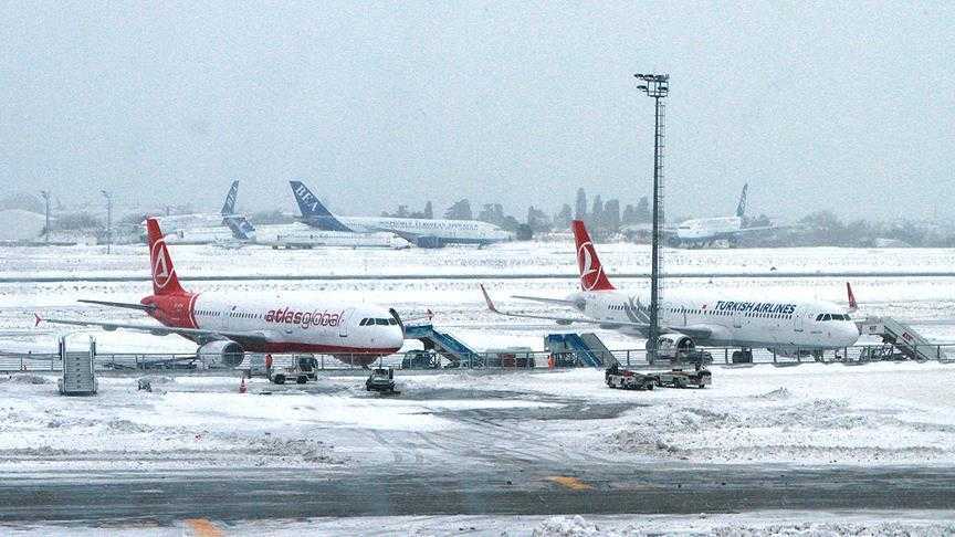 الثلوج في مطار اسطنبول