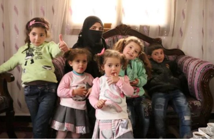معاناة امرأة حامل سجنت وأطفالها في أقبية الأسد