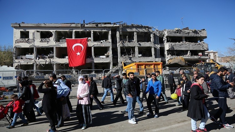 السلطات التركية تعتقل 26 شخصا على خلفية تفجير مفخخة