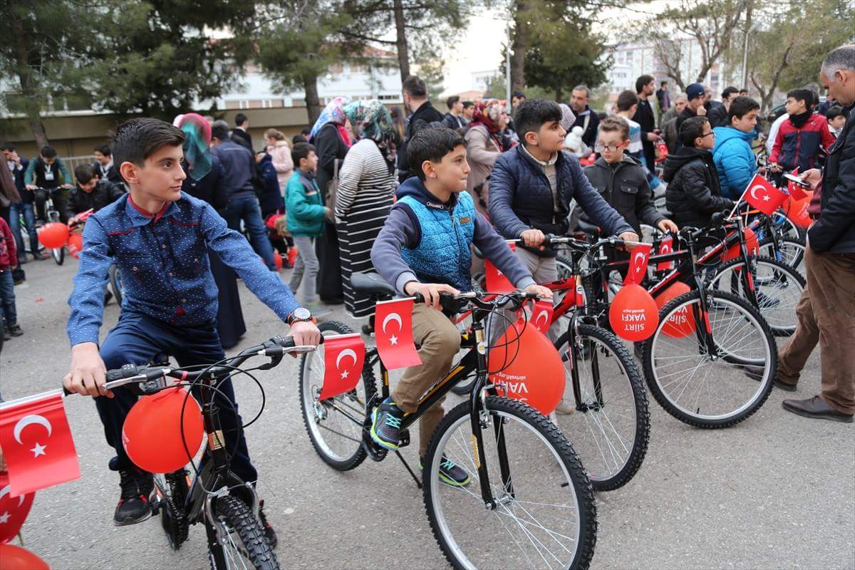 في تركيا… ارتاد المسجد واربح دراجة هوائية.. حملة لتشجيع الأطفال على العبادة
