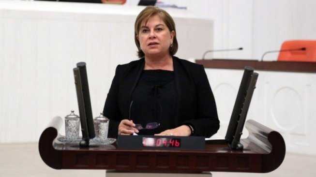 صاحبة “الفاتورة المليونية” تستقيل من ديوان البرلمان التركي