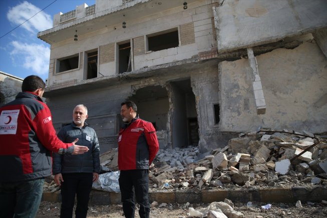 رئيس الهلال الأحمر التركي يصل "الباب" السورية لاستقبال نازحي حمص