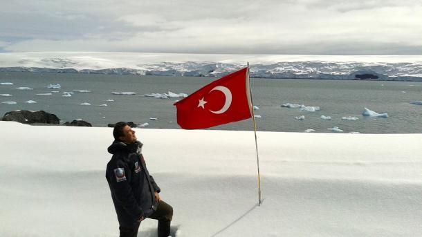 تركيا ترسل فريقا علميا إلى القطب الجنوبي لبناء قاعدة فيه
