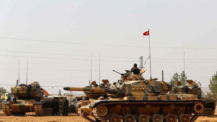 دبابات من الجيش التركي