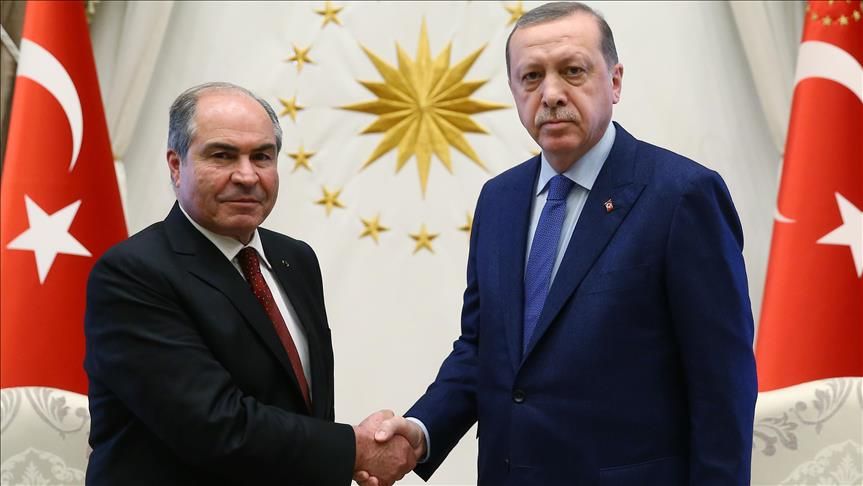 أردوغان يستقبل رئيس الوزراء الأردني في العاصمة أنقرة