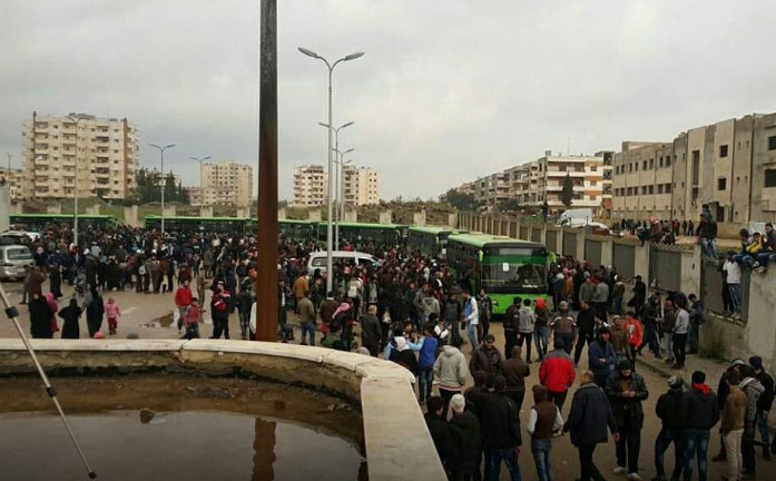 الدفعة الأولى من مهجري الوعر في حمص تنطلق باتجاه جرابلس عبر دابق و الباب