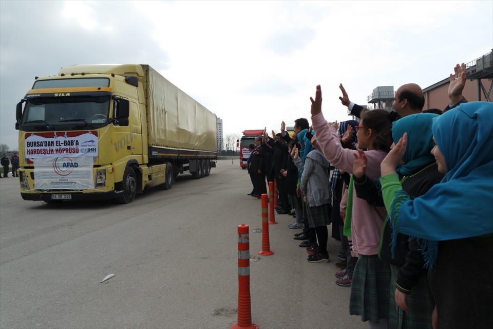 شاحنة مساعدات تركية إلى سوريا