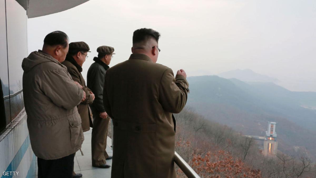 زعيم كوريا الشمالية يراقب اطلاق صاروخ