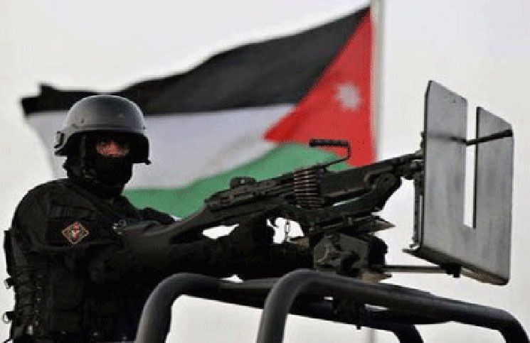 “ارجعوا”.. الجيش الأردني يطلق النار على نازحين من درعا (فيديو)