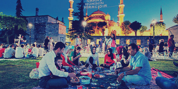مواعيد الإمساك وآذان المغرب اول ايام رمضان في تركيا