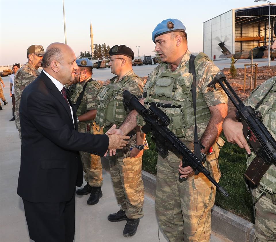 وزير الدفاع التركي: غير مقبول المطالبات بإغلاق قاعدتنا العسكرية في قطر