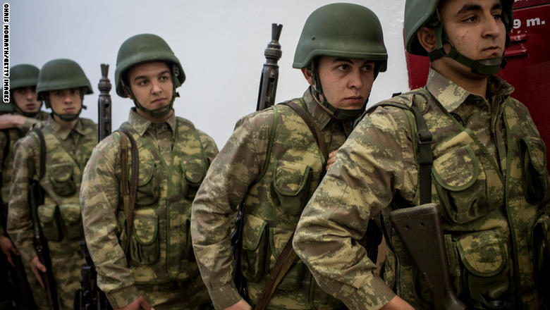 شاهد بالفيديو: توجه جنود أتراك لأداء الخدمة العسكرية في سوريا