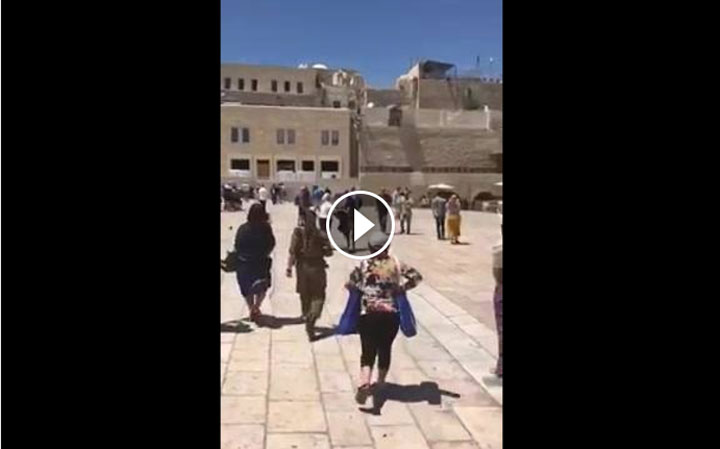 فتاة يهودية تدنّس الأقصى بدخوله وهي “عارية ” (فيديو)