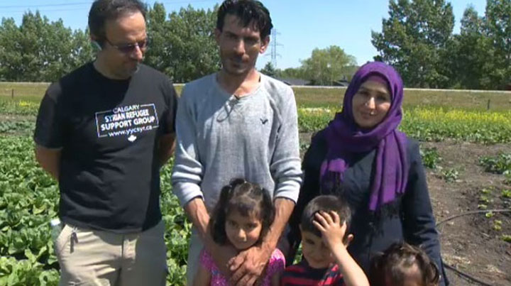 لاجئ سوري في كندا حصل على أرض زراعية ” مثل الذهب ” .. ففعل التالي !!