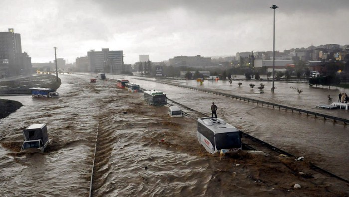فيضانات بسبب الأمطار في اسطنبول