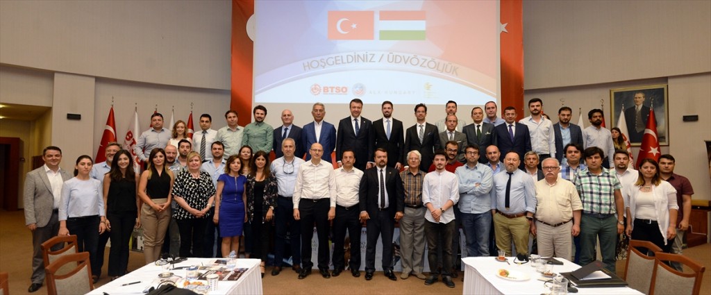 نائب وزير الخارجية المجري يدعو الشركات التركية للاستثمار في بلاده