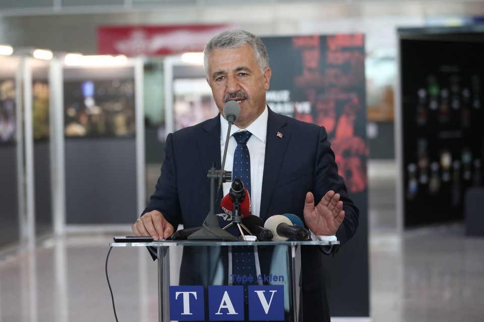 وزير النقل التركي يعلن عن قُرب افتتاح خط حديد بين العاصمة الأذرية باكو و ولاية قارص التركية