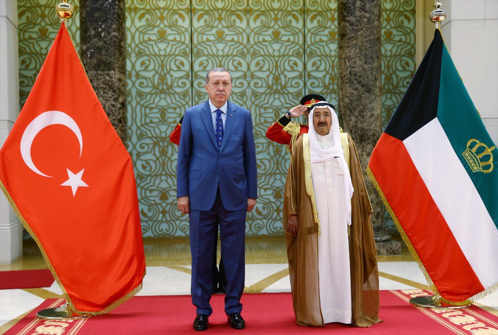 أردوغان يغادر الكويت متوجها إلى قطر