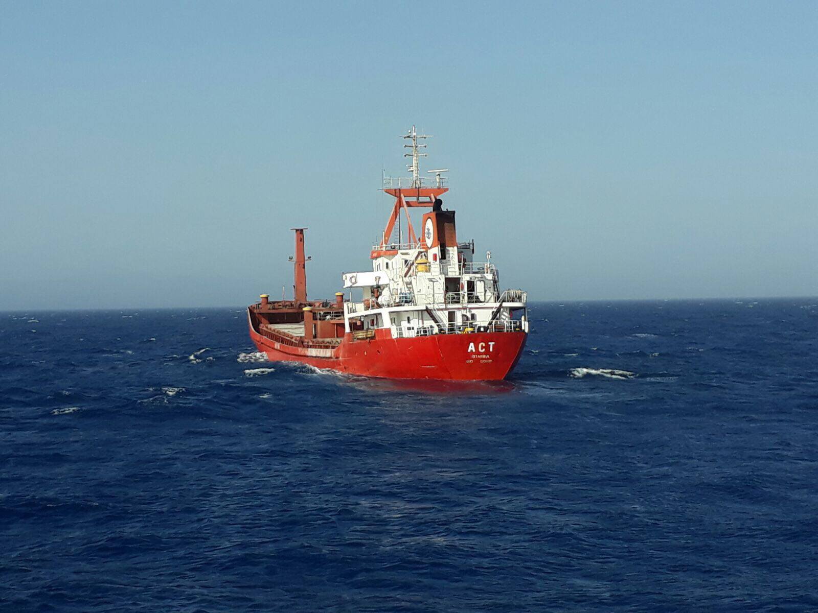 ‏السفينة التركية التي تعرضت لاعتداء يوناني في بحر إيجة ترسو في #مرمريس .. فماذا حدث