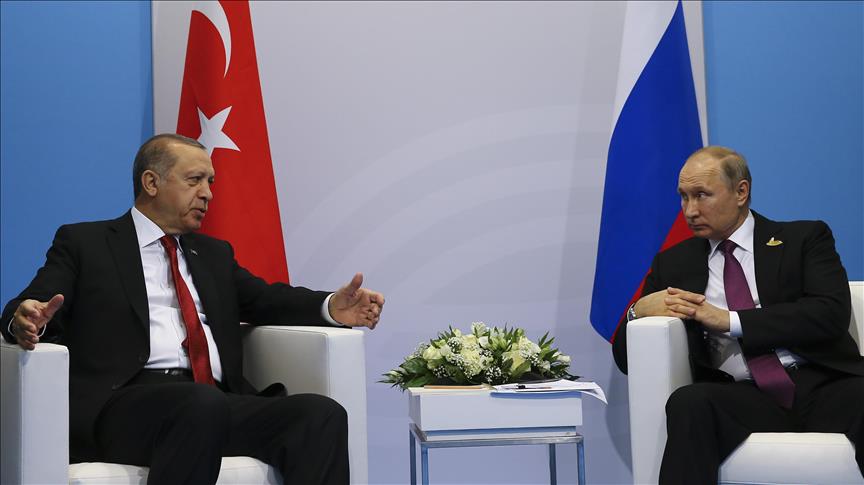 عقد الرئيس التركي رجب طيب أردوغان (يمين) اجتماعًا ثنائيًّا مع نظيره الروسي فلاديمير بوتين (يسار) على هامش قمة مجموعة العشرين في مدينة هامبورغ ألالمانية. ( Halil Sağırkaya 