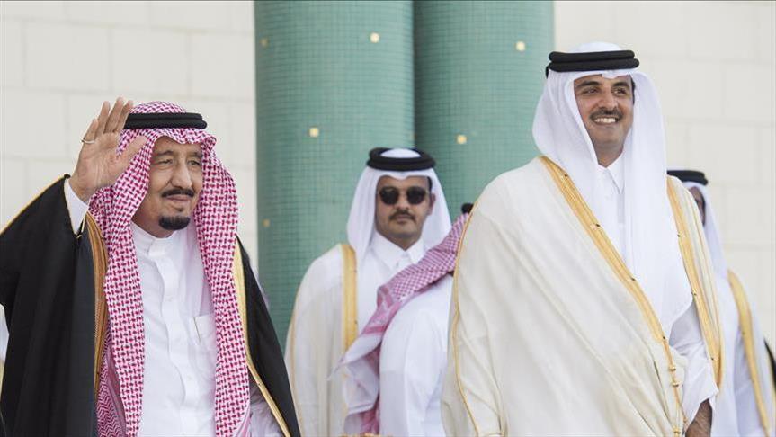 أمير قطر يعزي العاهل السعودي في وفاة شقيقه الأكبر