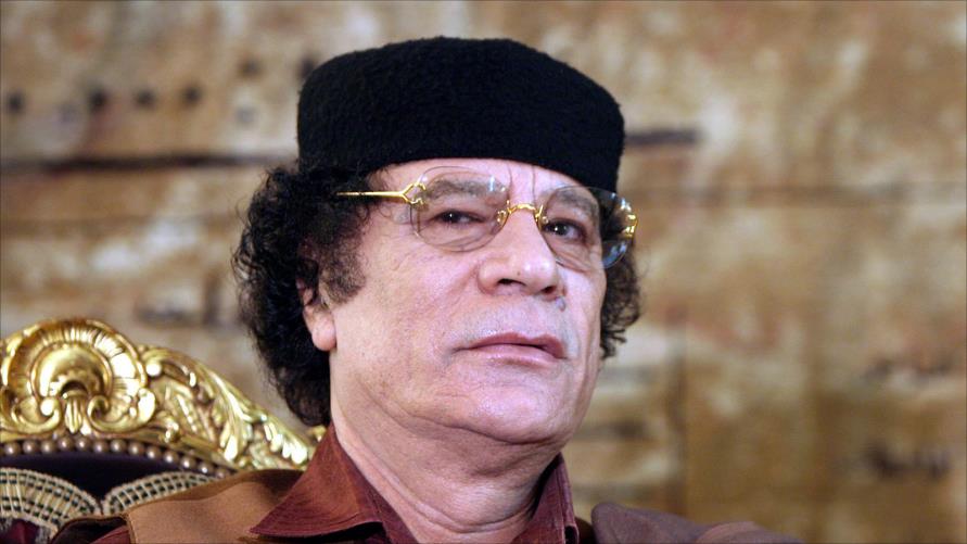 اتصال هاتفي مع قناة سورية كشفت القذافي وأودت بحياته!