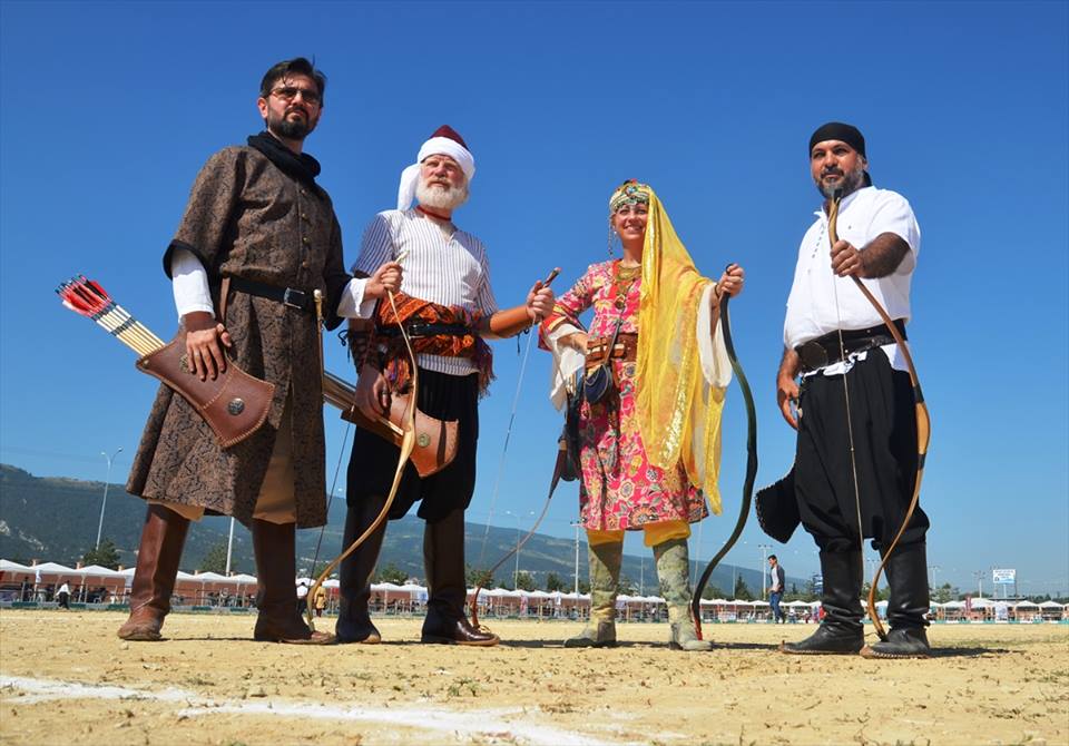 مدينة “كوتاهية” التركية تحتضن النسخة الثالثة من مهرجان الشعوب التركية