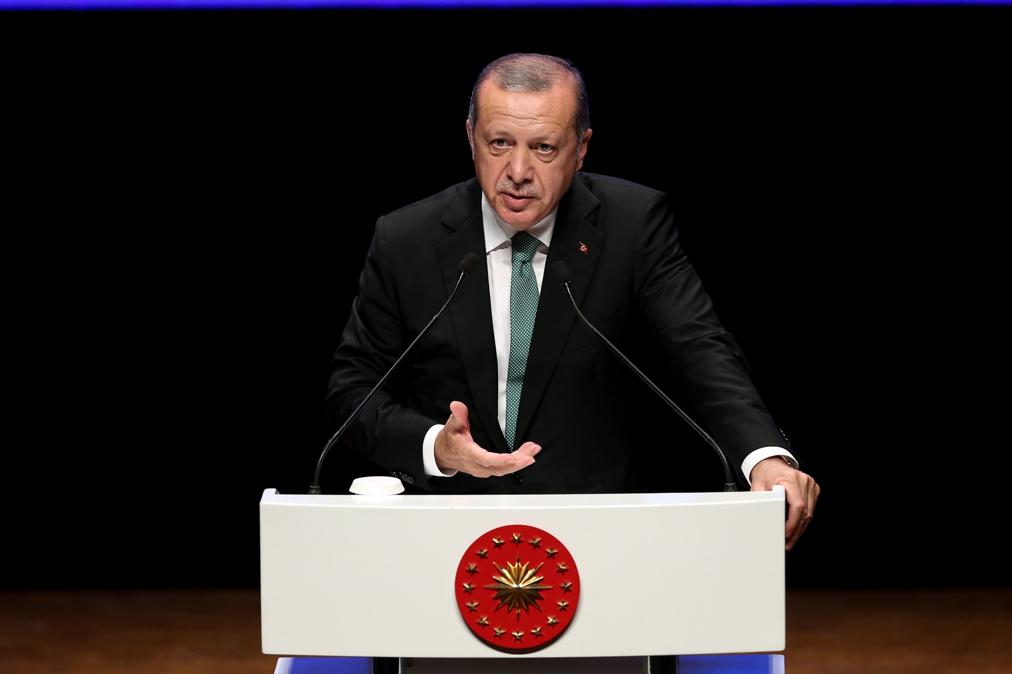 أردوغان يعزي ملك إسبانيا بضحايا هجوم برشلونة الإرهابي