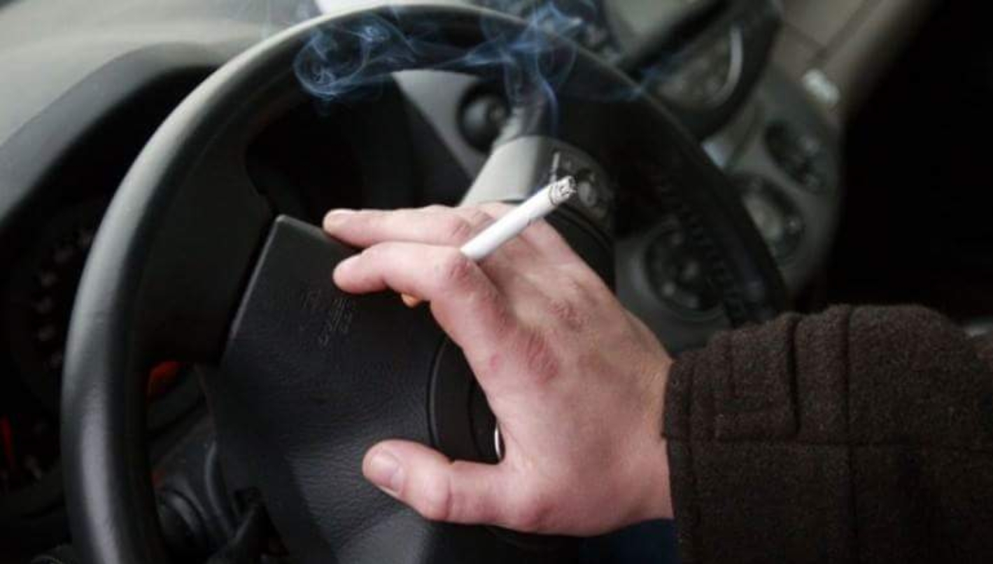 التدخين في السيارة