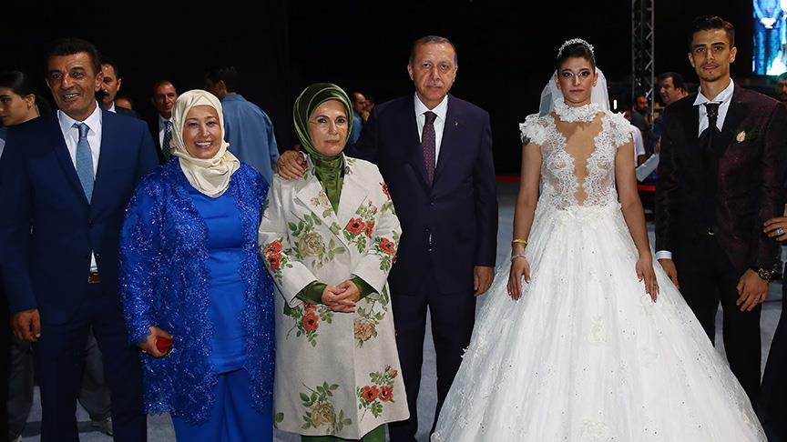 أردوغان يشارك في حفل زفاف بطلة تركيا في التايكوندو