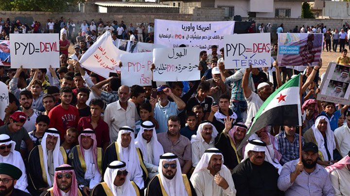 مظاهرة لسوريين في تركيا تنديداً بممارسات حزب الاتحاد الديمقراطي الإرهابي