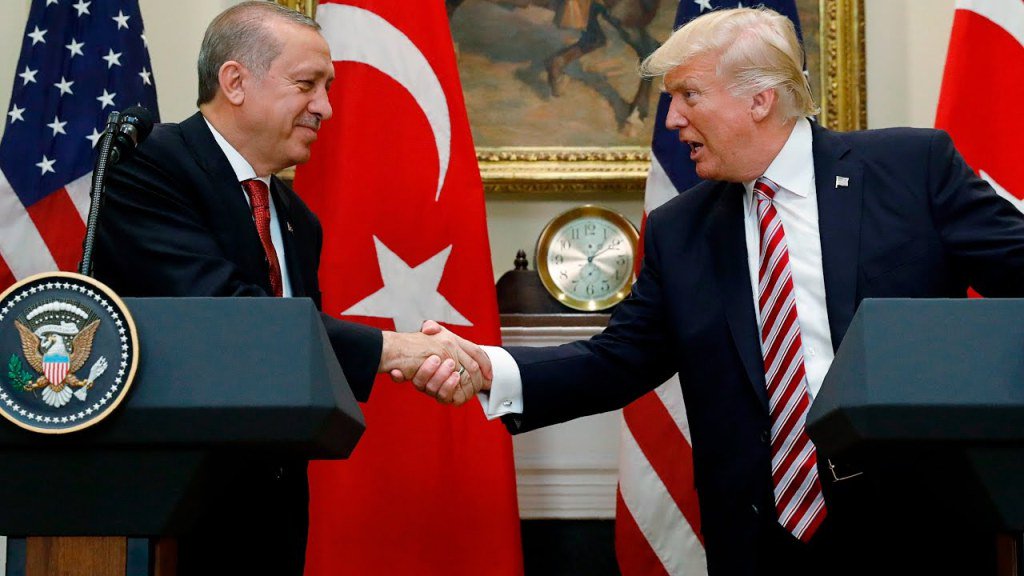 بوادر إنفراج تلوح في الافق حول الأزمة التركية الأمريكية