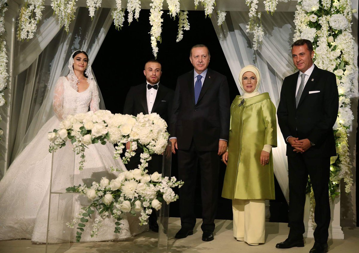 بالصور: الرئيس أردوغان يحضر زفاف بطلة مسلسل قيامة أرطغرل