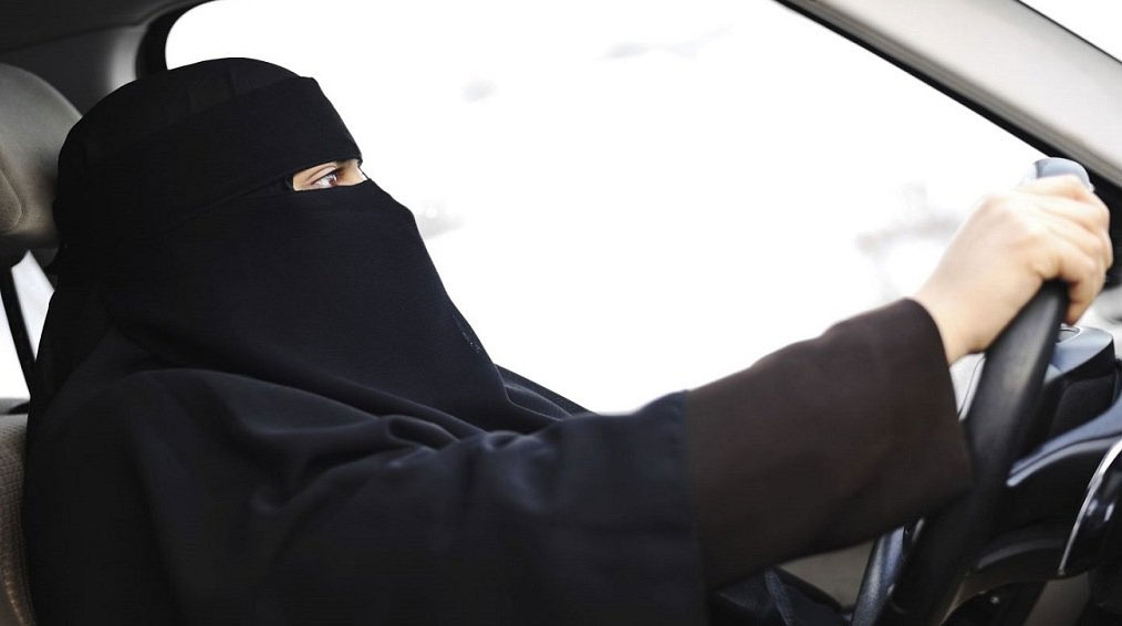 وفاة سيدة سعودية أثناء تدربها على قيادة السيارات