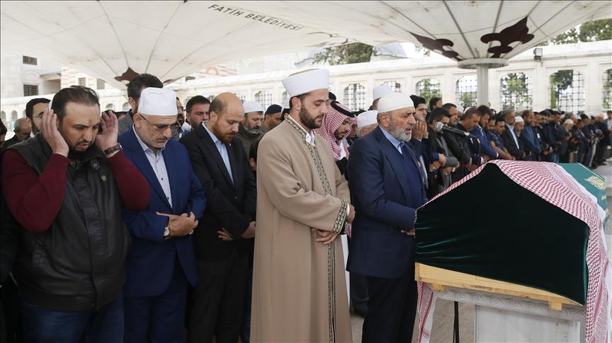 إقامة صلاة الجنازة على الداعية السعودي “أحمد الكبيسي” في إسطنبول
