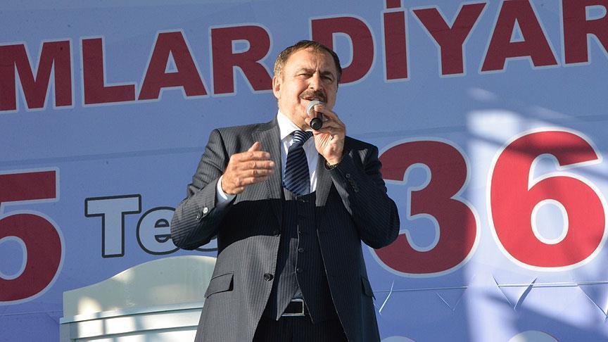 وزير تركي: سنزرع شتلات بعدد سكان العالم حتى 2023