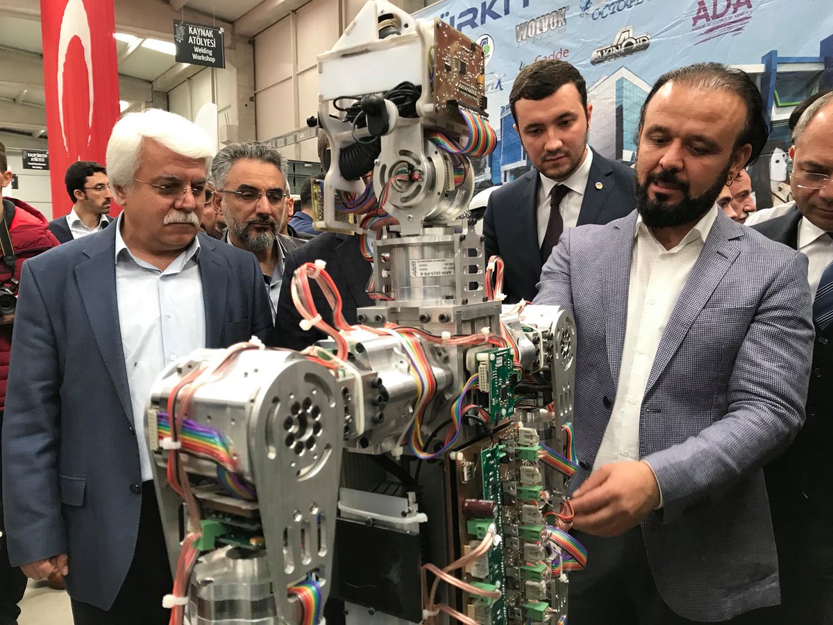 تركيا تفتتح أول مصنع للروبوتات في البلاد على مساحة 11 ألف متر مربع