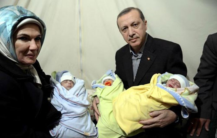 وفاة الأطفال رجب وطيب وأردوغان في سوريا