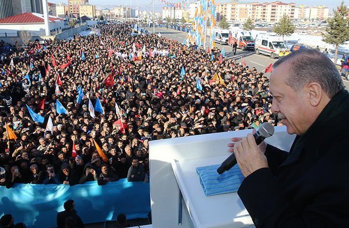 أردوغان: من يسعى إلى تقسيم بلادنا سنمطره بالقنابل