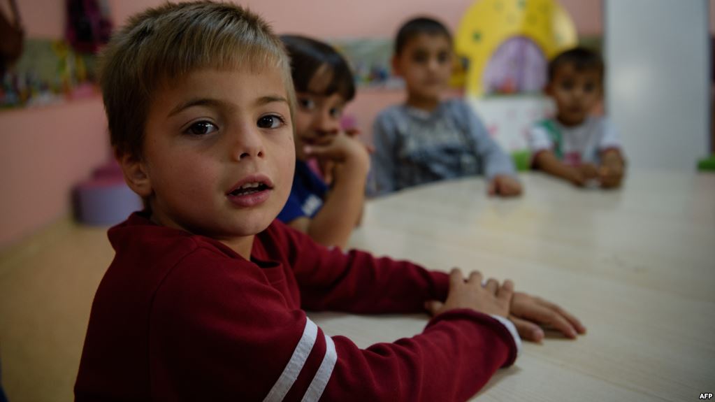 تقرير يكشف عن أعداد كبيرة من أطفال سوريين في تركيا لا يعرفون العربية .. وتعليق رسمي حول المدارس السورية الخاصة