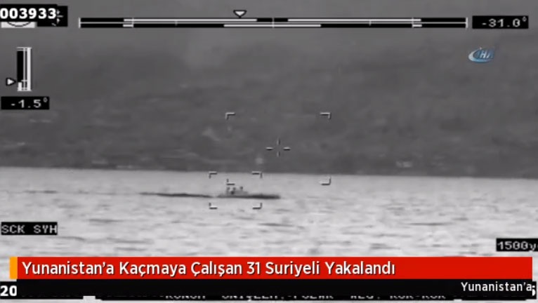شاهد لحظة ضبط خفر السواحل التركي عشرات السوريين كانوا يستخدمون قارب سريع للوصول إلى اليونان