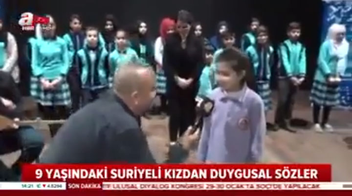 فيديو مؤثر لطفلة سورية ‏في تركيا سألها المقدم لماذا أتيتي إلي تركيا .. وهكذا كانت إجابتها