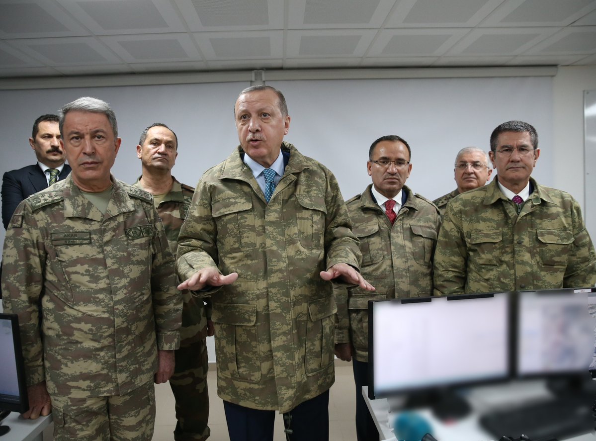 أردوغان يصل الحدود السورية ليقف على عمليات “غصن الزيتون” (شاهد الصور)