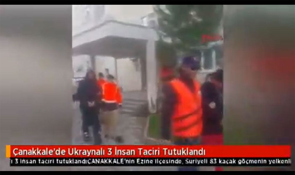شاهد: خفر السواحل التركي يعتقل مهربين أوكرانيين حاولوا تهريب عشرات اللاجئين السوريين إلى إيطاليا