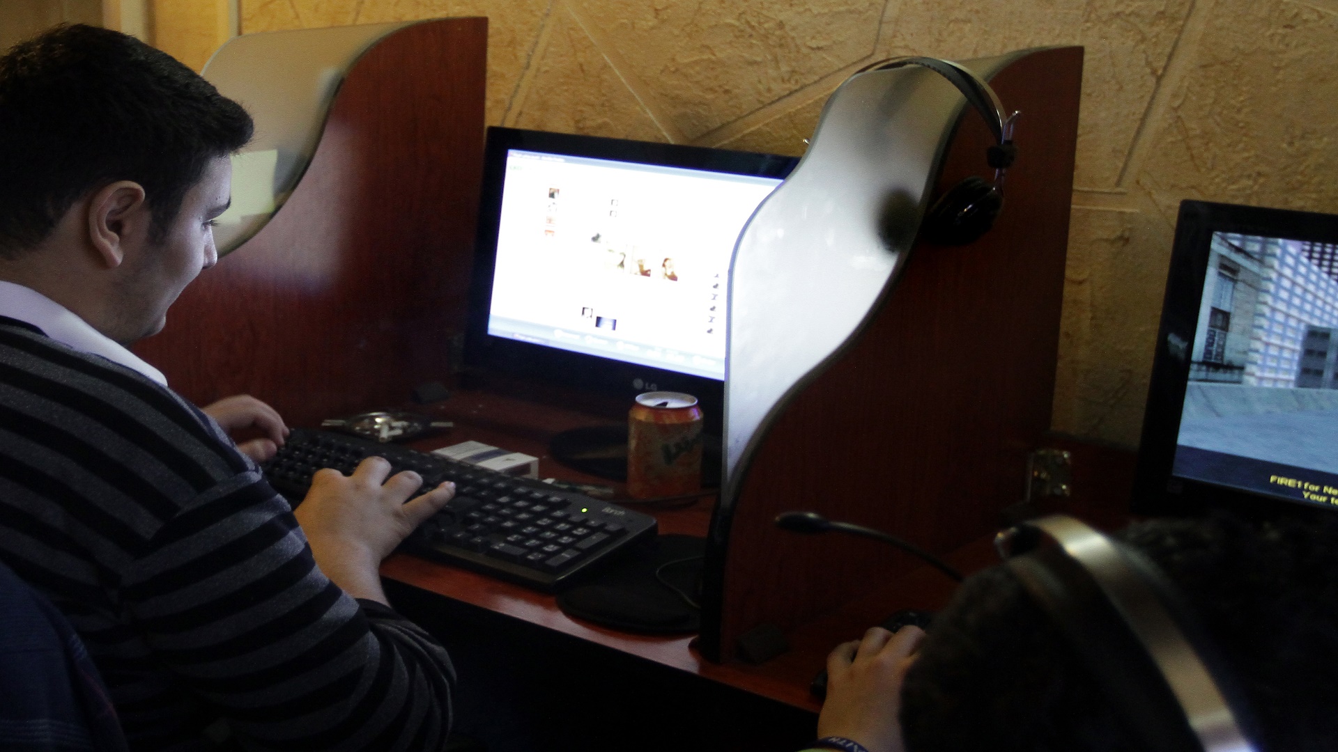 مقهى إنترنت في سوريا