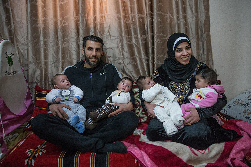 عائلة سورية ترزق بأربعة أطفال في تركيا والمفاجأة بأسماءهم .. (صور + فيديو)
